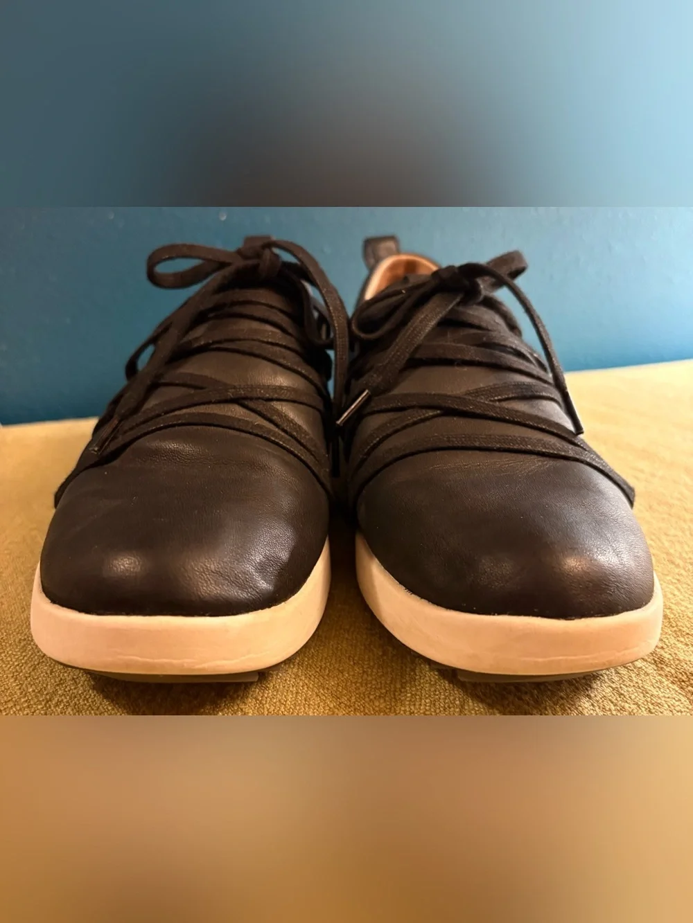 Olukai Malua Li smooth black